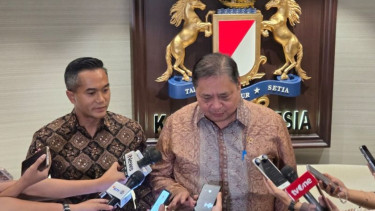 Menko Perekonomian Airlangga Hartarto dan Ketum Kadin Indonesia Anindya Bakrie.