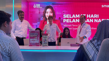 Direktur Utama dan Kepala Eksekutif XLSmart, Rajeev Sethi (kiri).