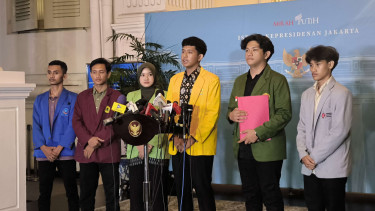 BEM SI Kerakyatan usai melakukan pertemuan dengan Mensesneg Prasetyo Hadi