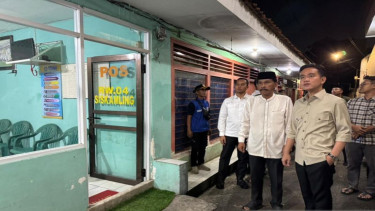 Wakil Presiden Gibran Rakabuming Raka memantau pelaksanaan siskamling