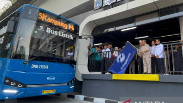 Gubernur DKI Jakarta Pramono Anung meresmikan Halte Transjakarta Jaga Jakarta