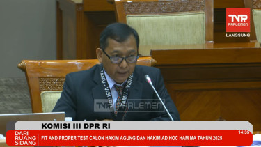 Calon hakim agung, Annas Mustaqim saat menjalani fit and proper test