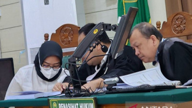 Terdakwa kasus dugaan pemerasan dokter PPDS Undip, Zara Yupita Azra