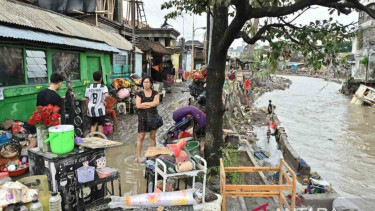 Bangunan rumah terdampak banjir di kawasan Jalan Bukit Barisan, Denpasar, Bali