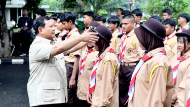 Presiden Prabowo tinjau sekolah rakyat Margaguna, Jakarta Selatan
