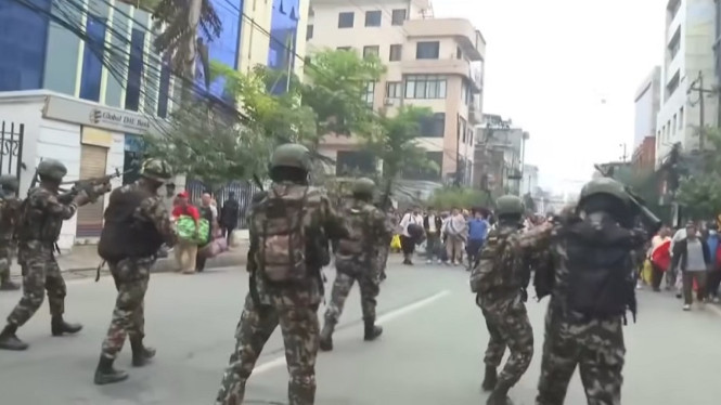 Militer menghalau demonstran di Kathmandu, Nepal