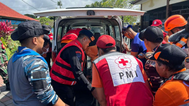 Evakuasi 4 jasad korban tragedi banjir Bali