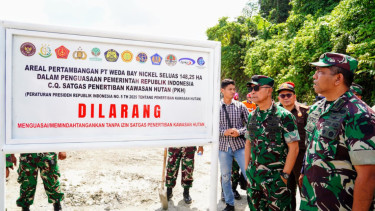 Satgas Penertiban Kawasan Hutan (Satgas PKH)  menyegel lahan PT IWIP