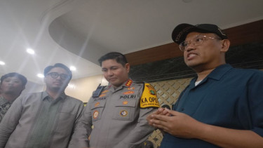 Kuasa hukum Sherina Munaf, Adit (kiri), Kapolres Metro Jaktim dan Uya Kuya