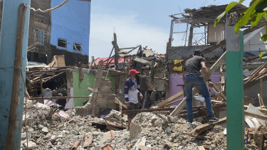 Rumah warga hancur terkena ledakan di Pamulang, Tangerang Selatan