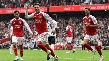 Pemain Arsenal rayakan gol Martin Zubimendi