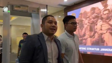 Bigmo (kanan) dan pengacara (kiri)