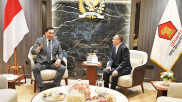 Momen Dasco antar Menhan Sjafrie untuk rapat bersama Komisi I DPR RI