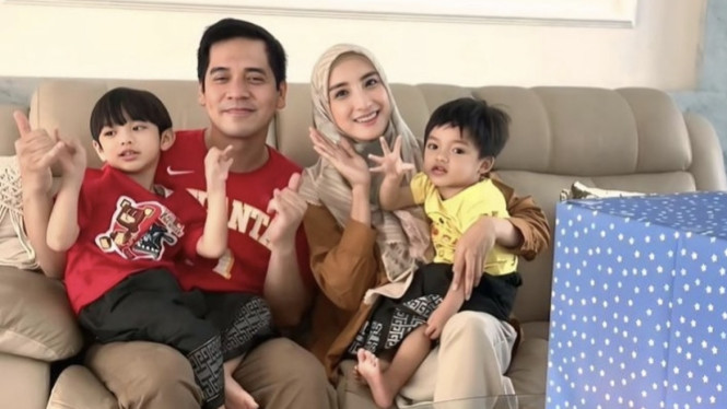 Ricky Perdana dan Keluarga