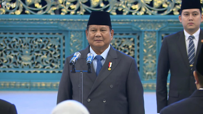 Presiden Prabowo lantik sejumlah menteri di Istana Negara