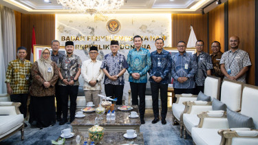 Dirut Garuda Indonesia Wamildan Tsani menemui Menteri Haji Mochamad Irfan Yusuf