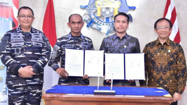 Penandatanganan PKS PLN dengan TNI AL