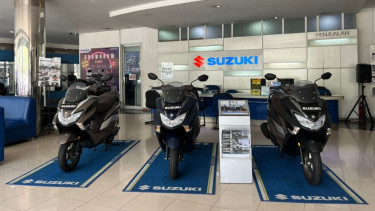 Diler sepeda motor Suzuki