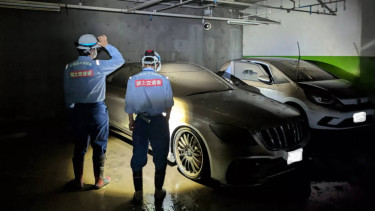 Mobil-mobil mewah korban banjir di Jepang.