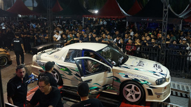 Modifikasi mobil Nissan GT-R R34