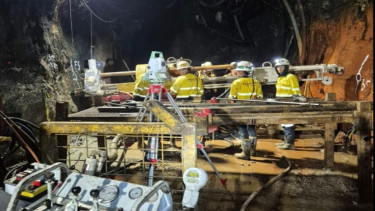 Tim penyelamat pekerja yang terjebak di area tambang PT Freeport Indonesia