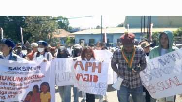 Aksi massa dari Saksi Minor demo Akbp Fajar di PN Kupang, NTT