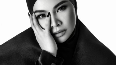 Penyanyi Malaysia Aina Abdul