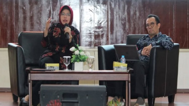 Kepala Badan Pusat Statistik (BPS) Amalia Adininggar Widyasanti (kiri)