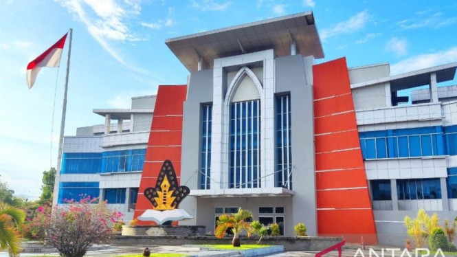 Gedung rektorat Universitas Negeri Gorontalo di Kota Gorontalo. 