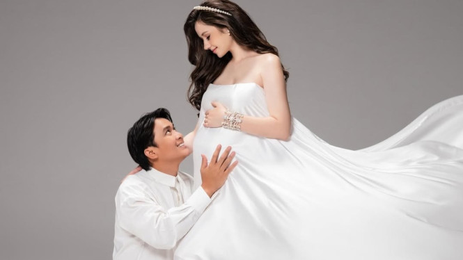 Billy Syahputra dan Vika Kolesnaya.