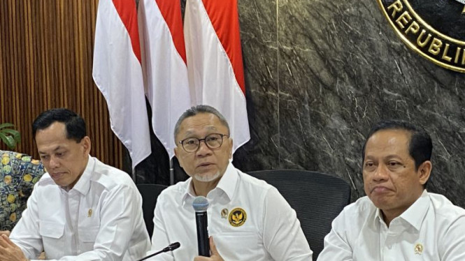 Menko Pangan Zulhas (tengah).