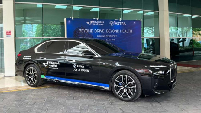 Mobil antar jemput pasien kolaborasi Mayapada Healthcare dengan BMW Astra