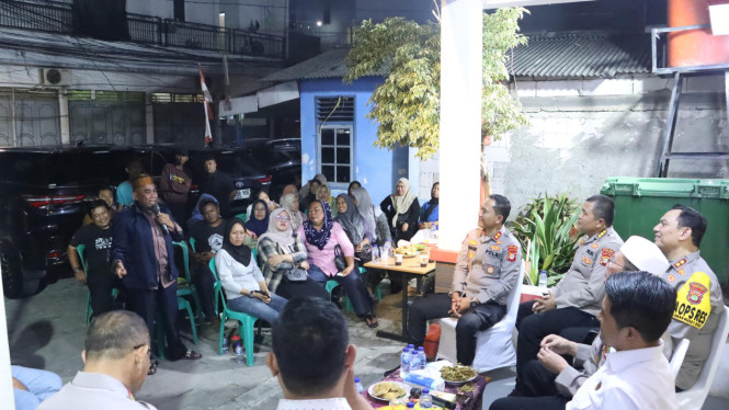 Kegiatan 'Ngopi Kamtibmas Jaga Lingkungan' di Muara Angke