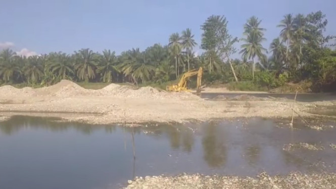 Aktivitas galian tambang di kawasan Daerah Aliran Sungai (DAS) Mangkutana, Luwu Timur
