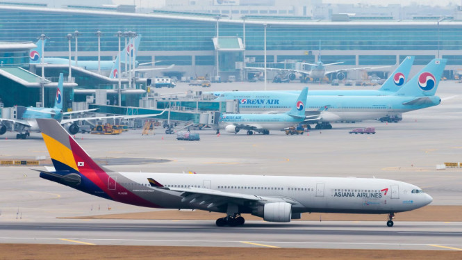 Pesawat Korean Air dan Asiana Airline di Bandara Internasional Incheon, Seoul