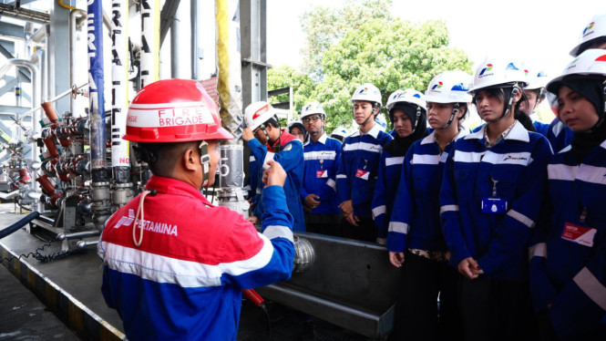 Kunjungan mahasiswa Unpad ke Pertamina Patra Niaga Ujung Berung.