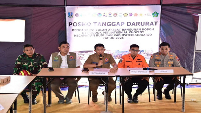 Kepala BNPB Suharyanto gelar konferensi pers evakuasi korban ponpes Sidoarjo