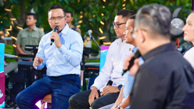 Direktur Utama Pertamina, Simon Aloysius Mantiri
