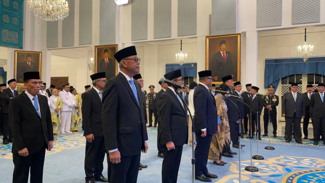 Prabowo melantik sejumlah tokoh di Istana Negara