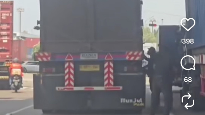 Bajing loncat beraksi siang hari di Jakut