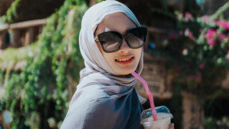 Deretan Hujatan Netizen ke Inara Rusli, Sebut Selingkuhan Virgoun Pezina Sekarang Mau Dipoligami