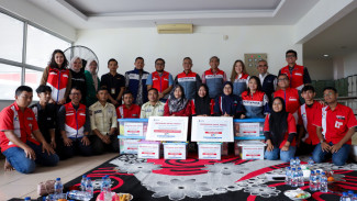 Pertamina Retail Bantu Masyarakat hingga Pekerja SPBU COCO Terdampak Banjir di Sumbar
