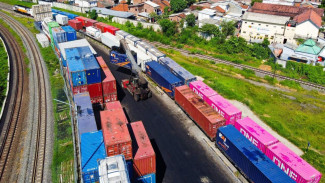 KAI Logistik Siap Genjot Kapasitas Angkut Peti Kemas Ke Semarang, Begini Strateginya