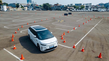 Xpeng X9 Test Drive