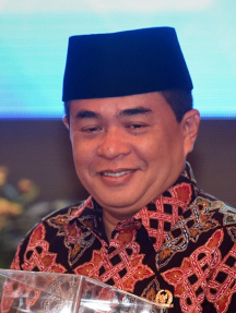 Dr. H. Ade Komaruddin, MH