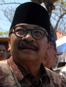 Dr. H. Soekarwo, SH, H. Hum