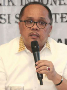 Dr. Junimart Girsang,  S.H, M.BA, MH