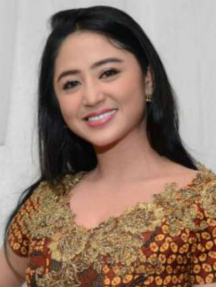 Dewi  Perssik