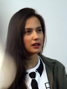 Pevita Pearce