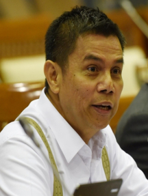 Hinca Panjaitan  